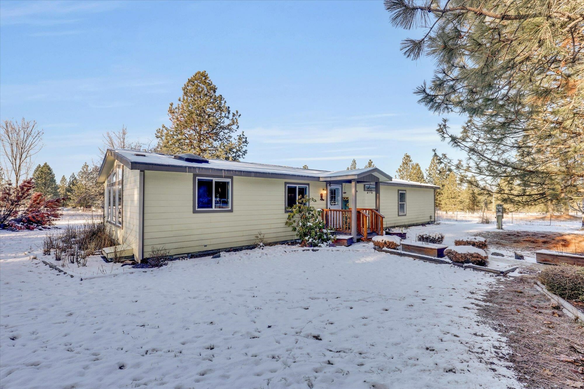 Property Photo:  11218 E Laurel Rd  WA 99009 