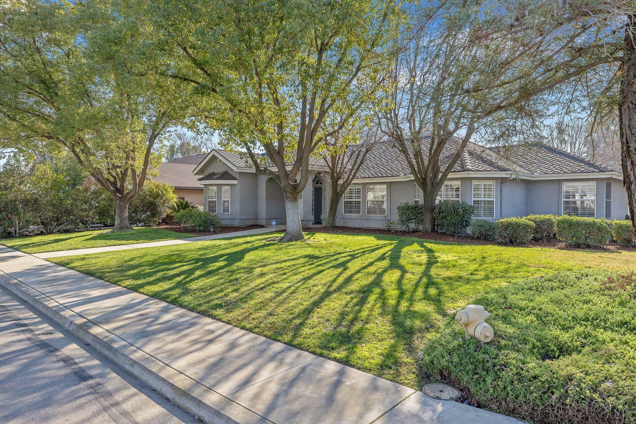 Property Photo:  3421 W Orchard Avenue  CA 93277 