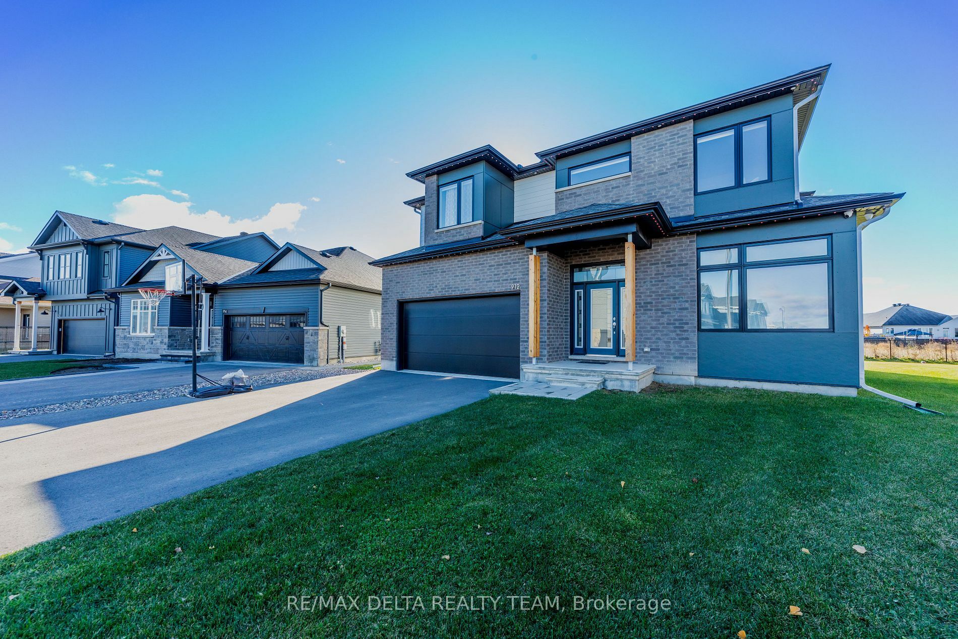 Property Photo: 912 Socca Crescent ON K4A 5M1