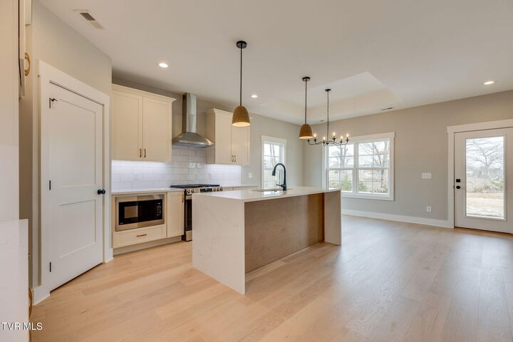 Property Photo: 212 Dry Kiln Court TN 37615