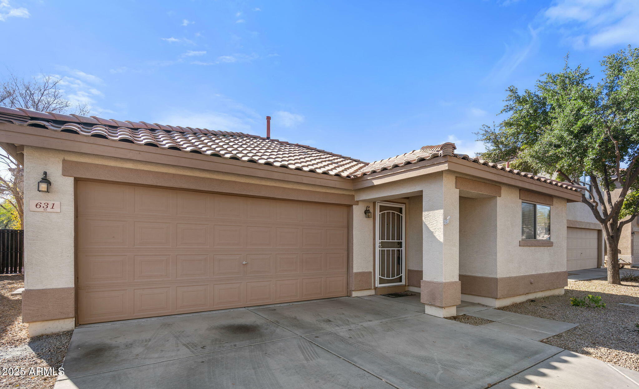 Property Photo:  631 E Banelli Place  AZ 85286 