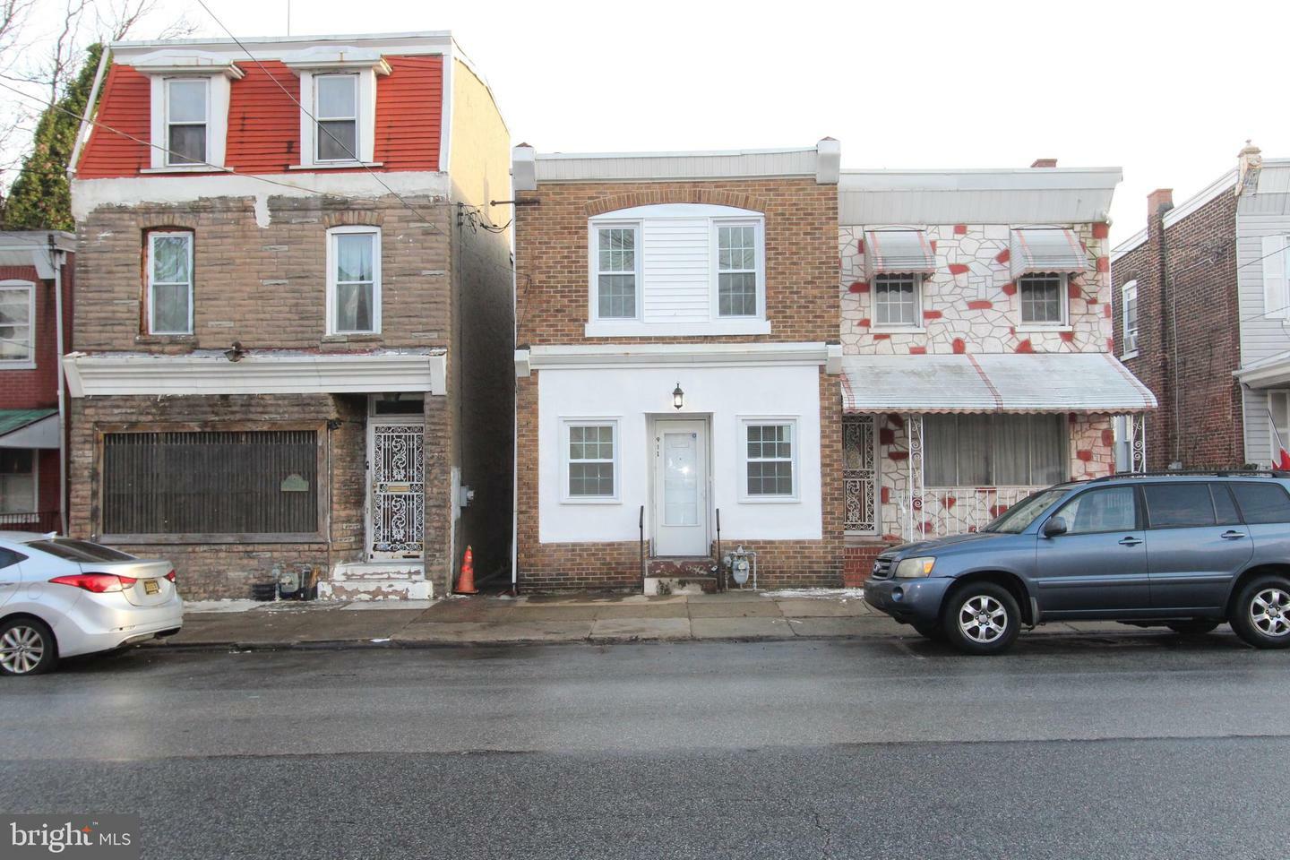 Property Photo:  911 W 7th Street  PA 19013 