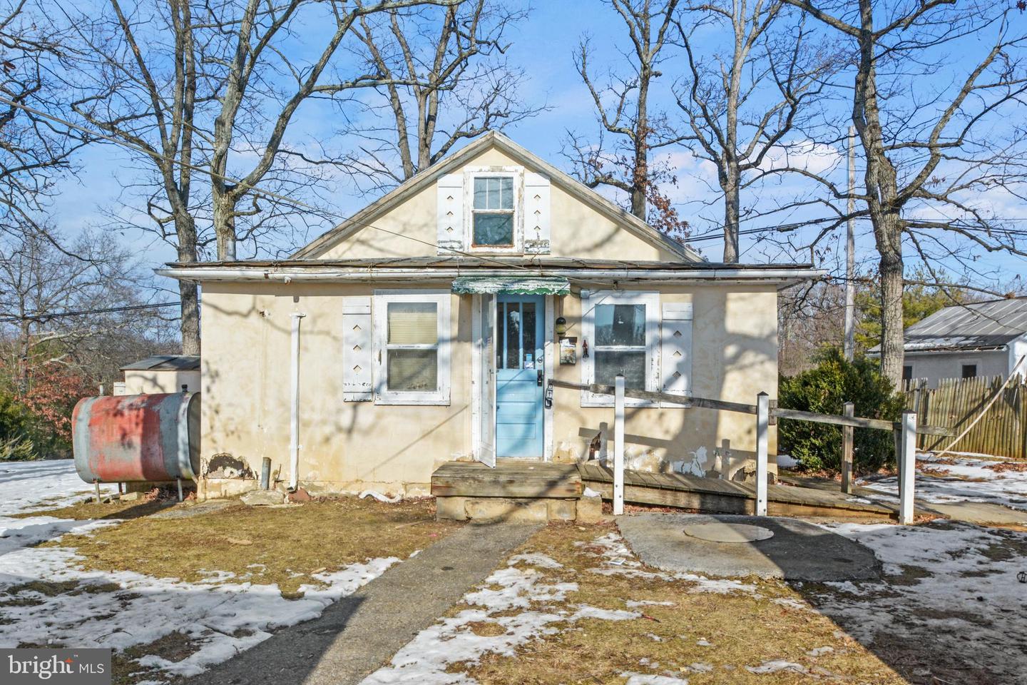 Property Photo: 80 Theatre Road VA 22630