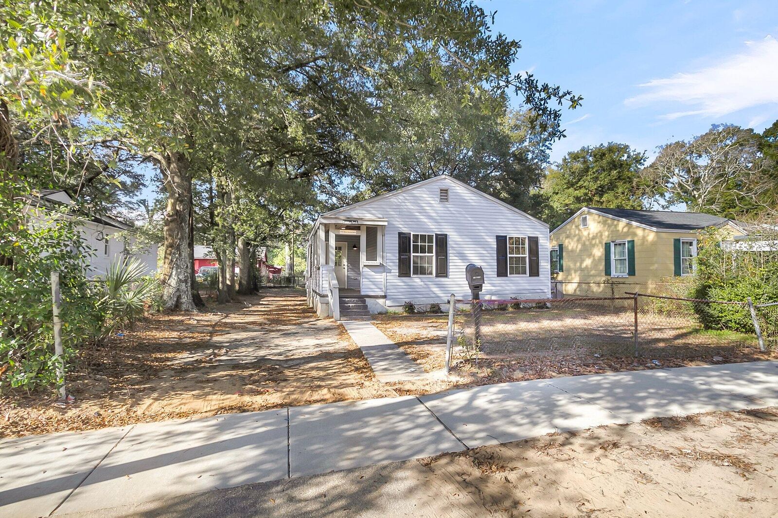 Property Photo: 2720 W Surrey Drive SC 29405