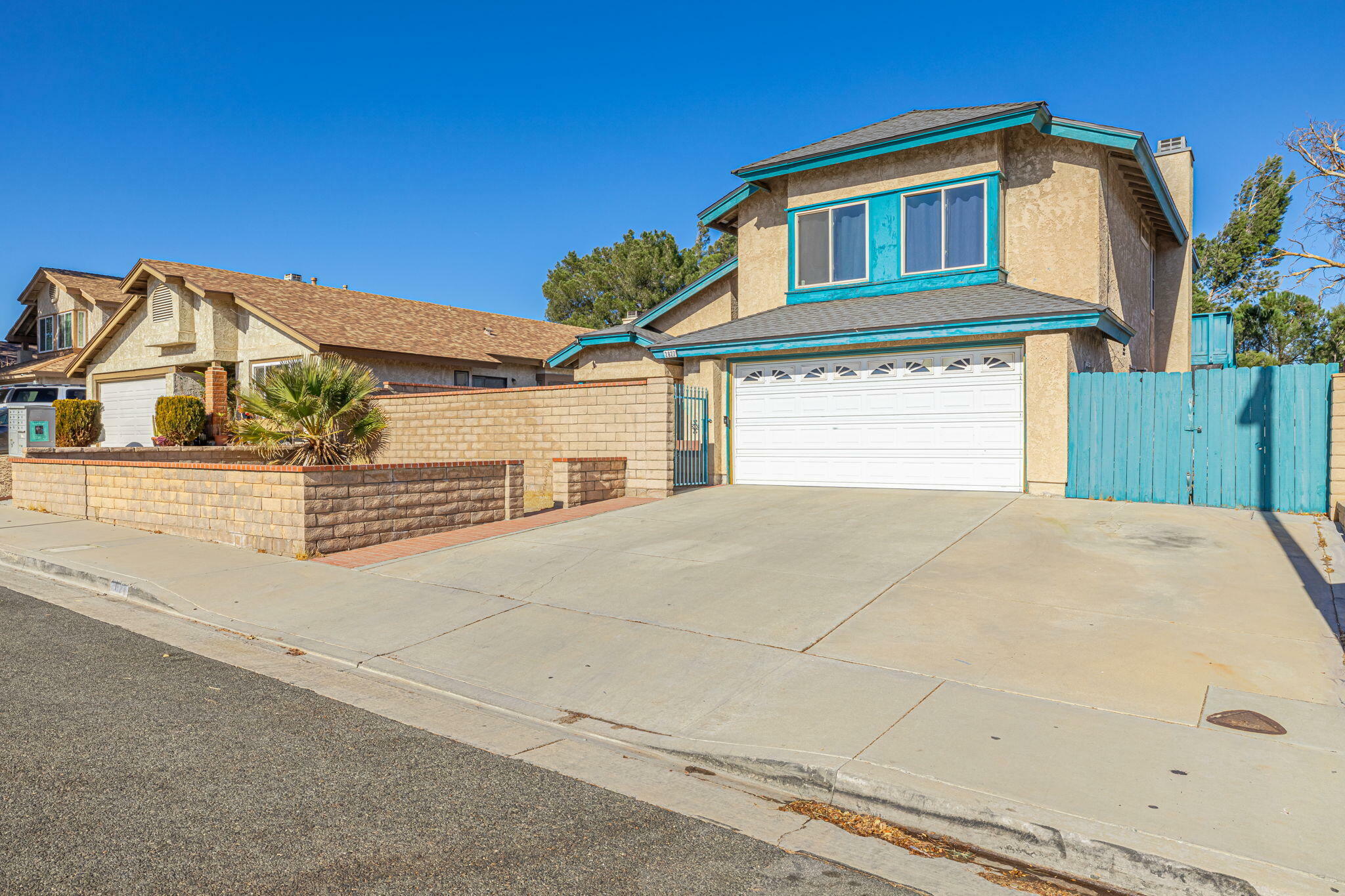 Property Photo:  2627 Joshua Hills Drive  CA 93550 