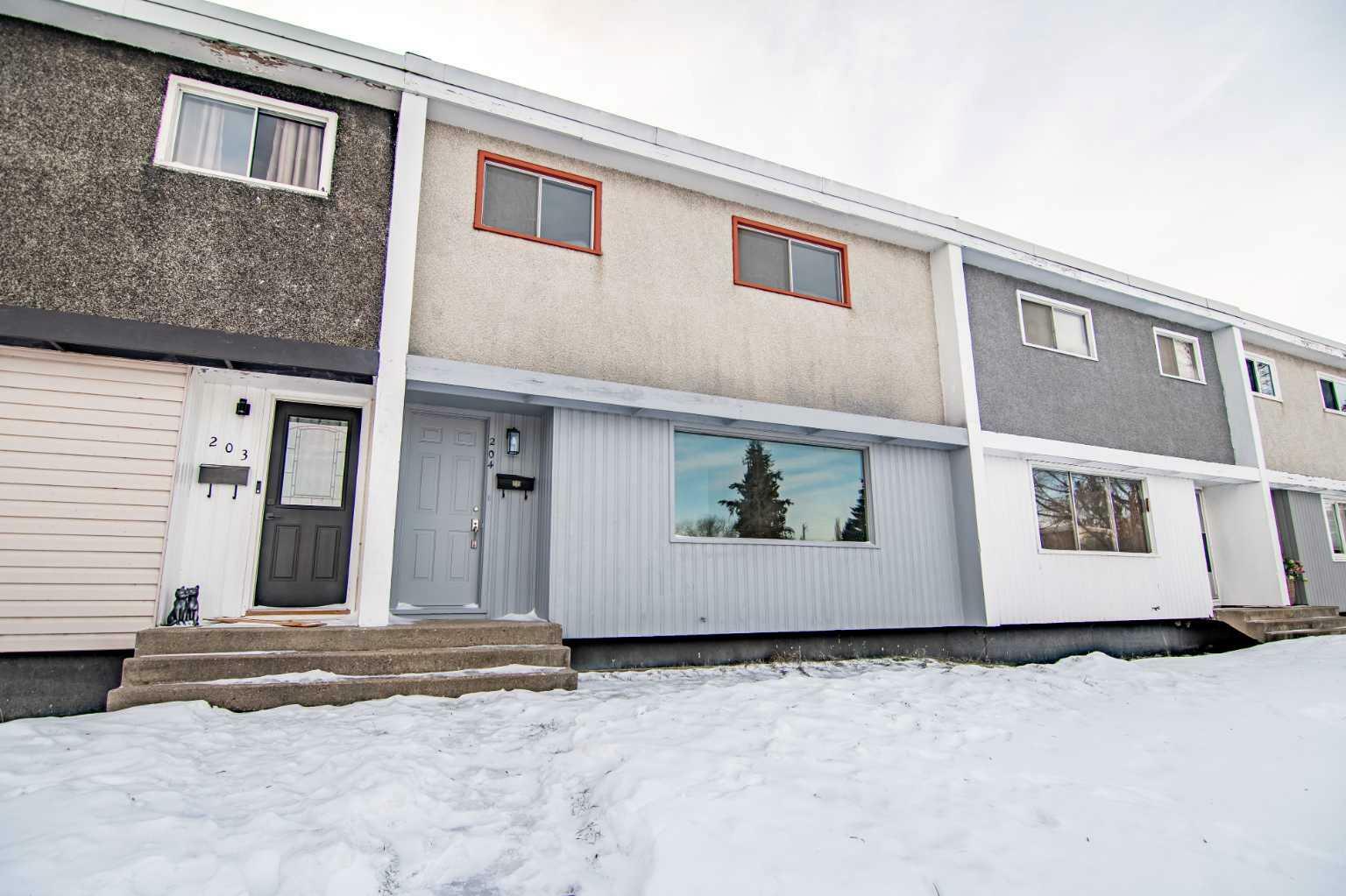 Property Photo:  204 Terrace Park  AB T4N 1V8 