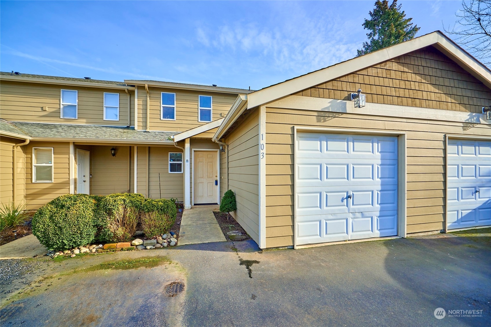 Property Photo: 304 29th Street SE 103 WA 98002