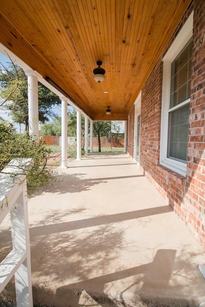 Property Photo:  4718 Armstrong St  TX 76903 