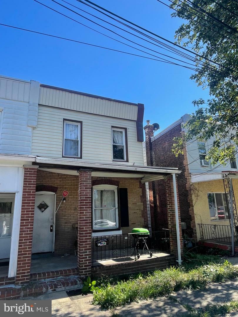 Property Photo:  307 Poplar Street  PA 19023 