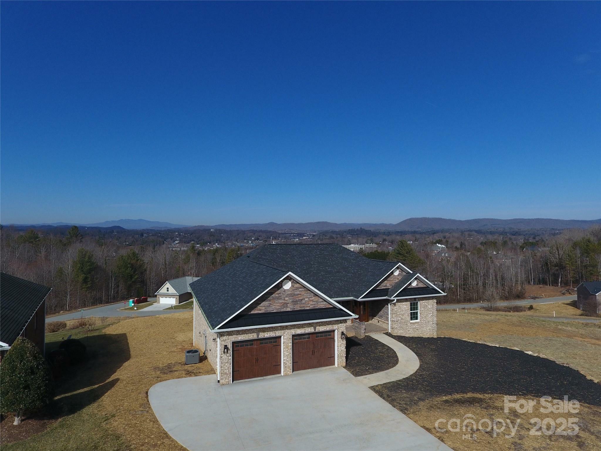 Property Photo: 418 Huntington Woods Street SE NC 28645
