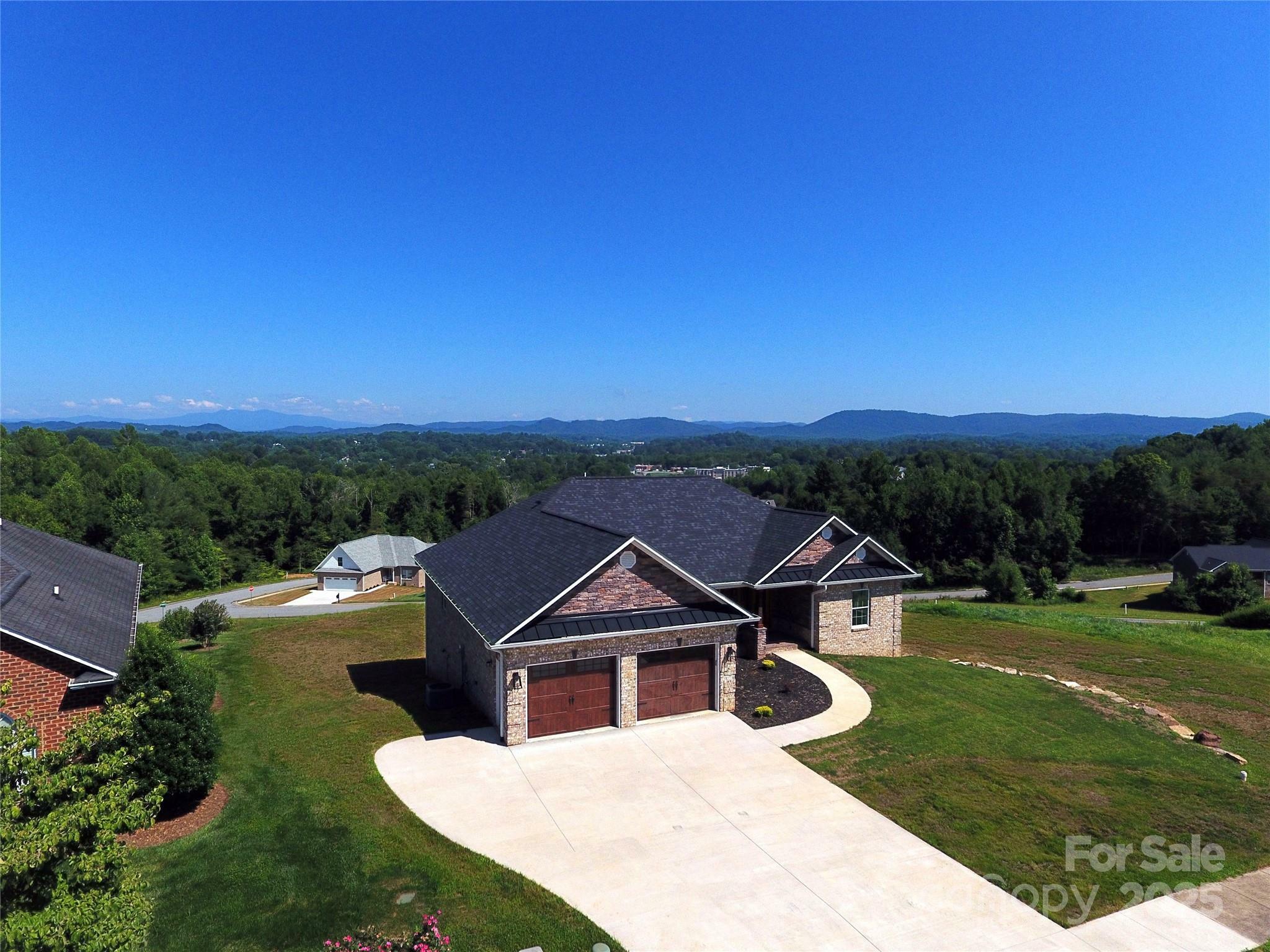 Property Photo: 418 Huntington Woods Street SE NC 28645