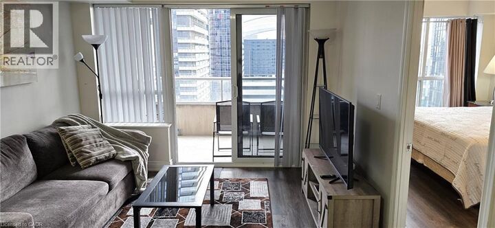 Property Photo: 250 Wellington Street West 1435 ON M5V 3P6