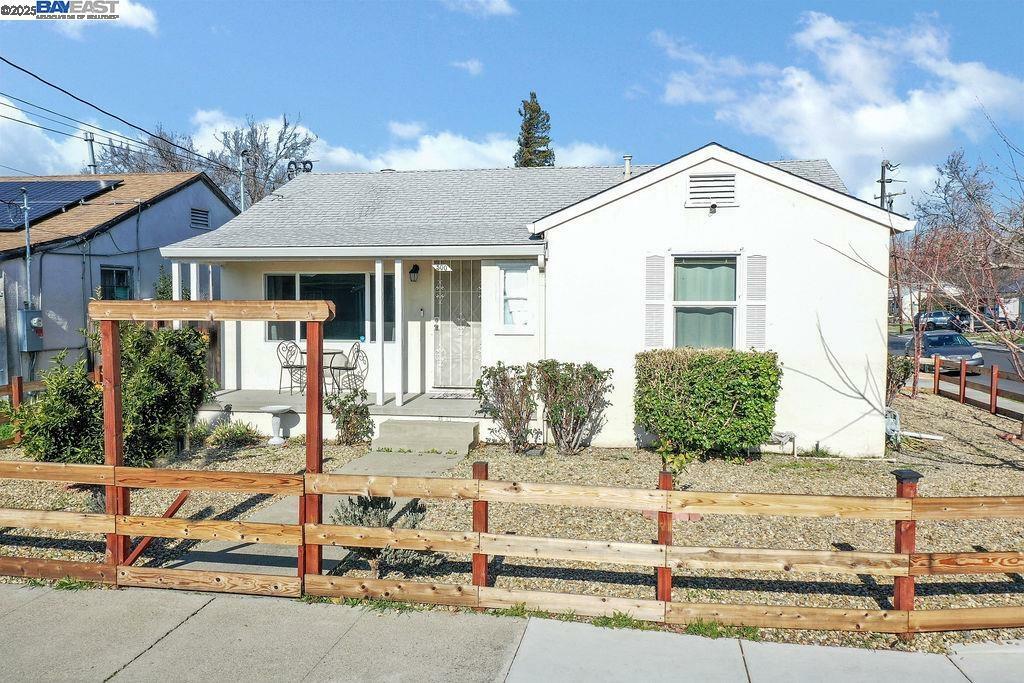 Property Photo:  500 W Madill St  CA 94509 