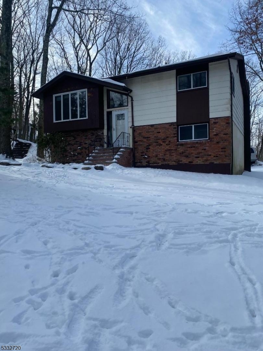 13 Loyola Ct  Hopatcong Boro NJ 07843 photo