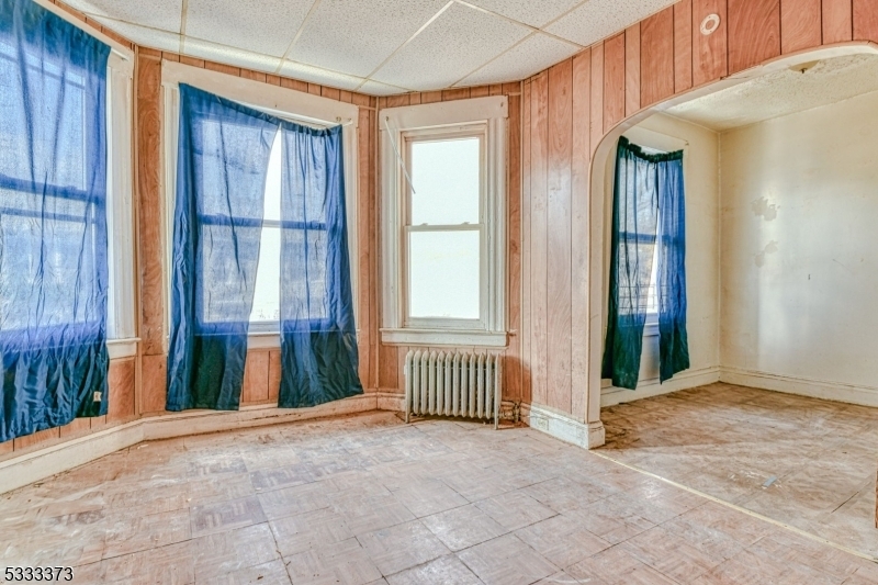 Property Photo:  752 S 16th St  NJ 07103 