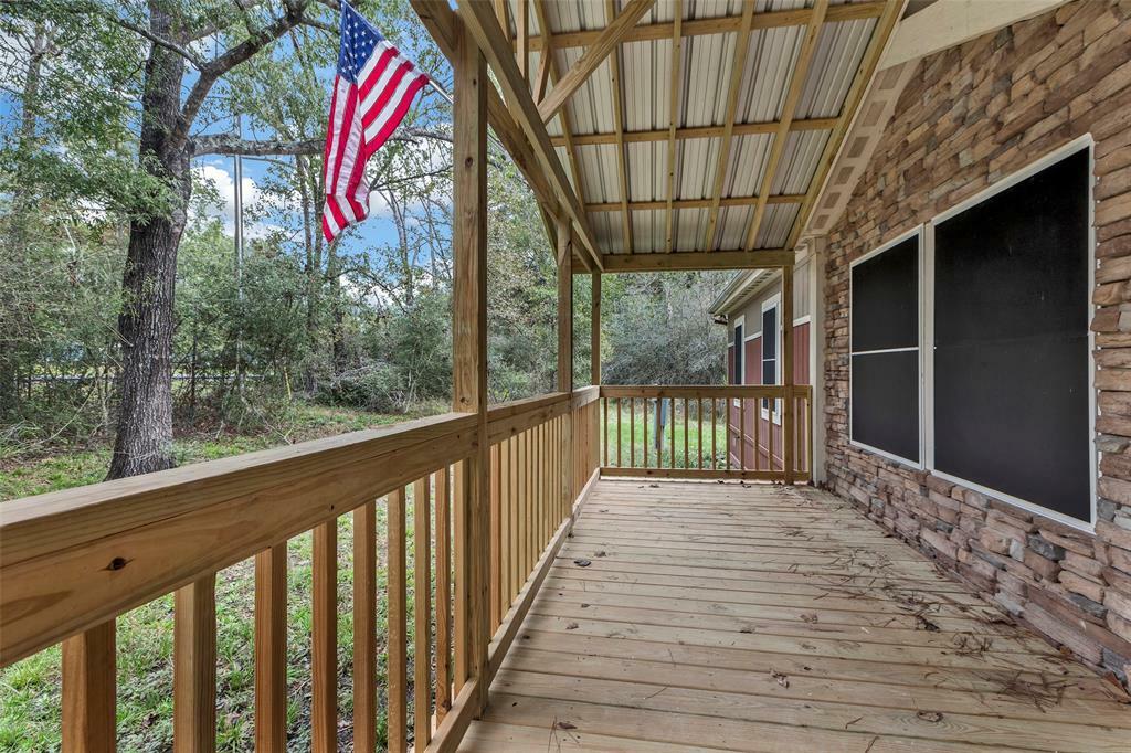 Property Photo:  271 Shoreline Drive  TX 77320 