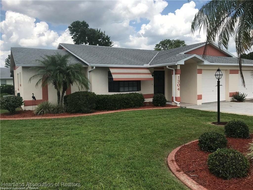 Property Photo:  1304 Advantage Avenue  FL 33872 