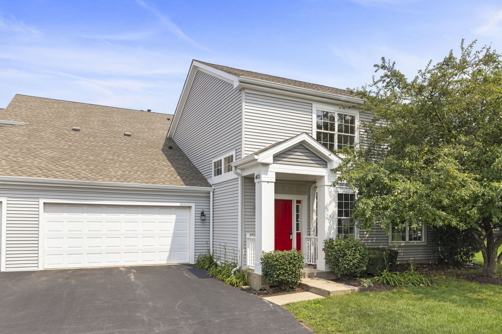 Property Photo: 401 Cascade Lane IL 60543