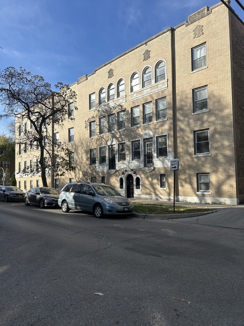 Property Photo:  2620 W Rosemont Avenue 2  IL 60659 