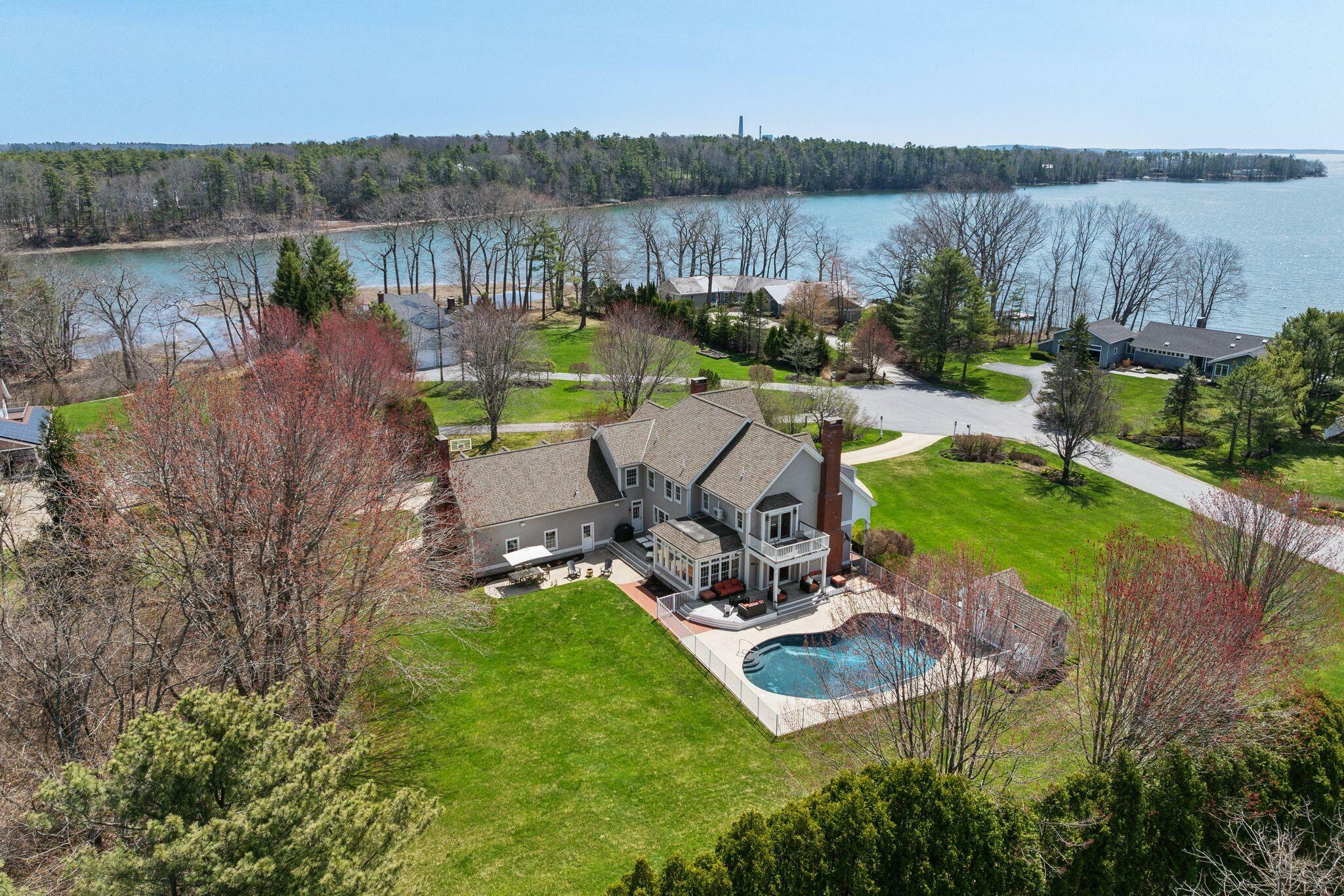Property Photo: 6 Ebb Tide Drive ME 04110