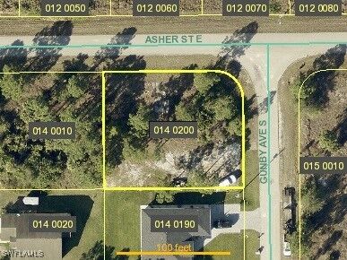 Property Photo:  900 Gunby Avenue S  FL 33974 