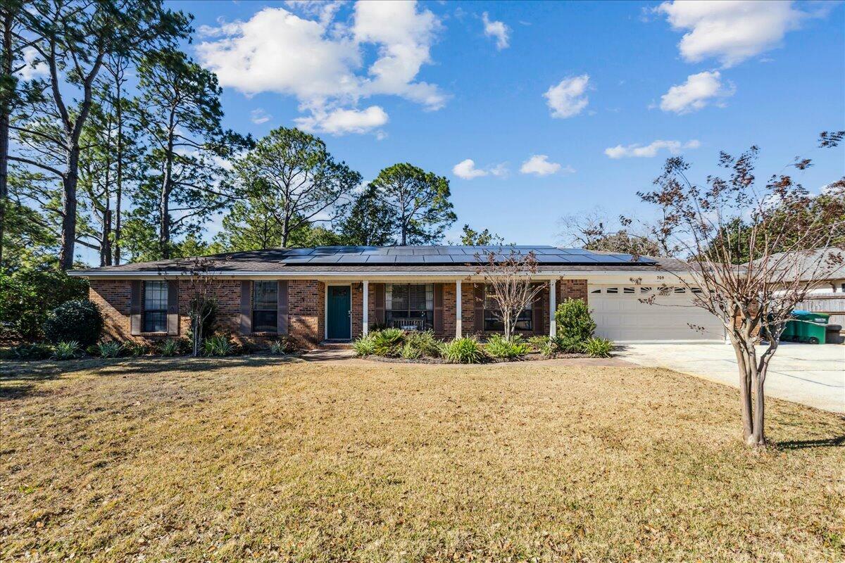 Property Photo:  709 Chesapeake Drive  FL 32561 