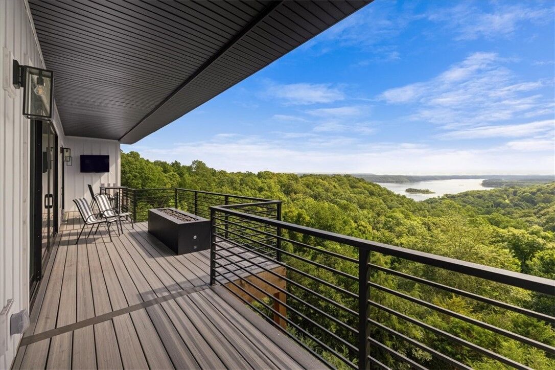 Property Photo:  9188 Park Road  AR 72756 