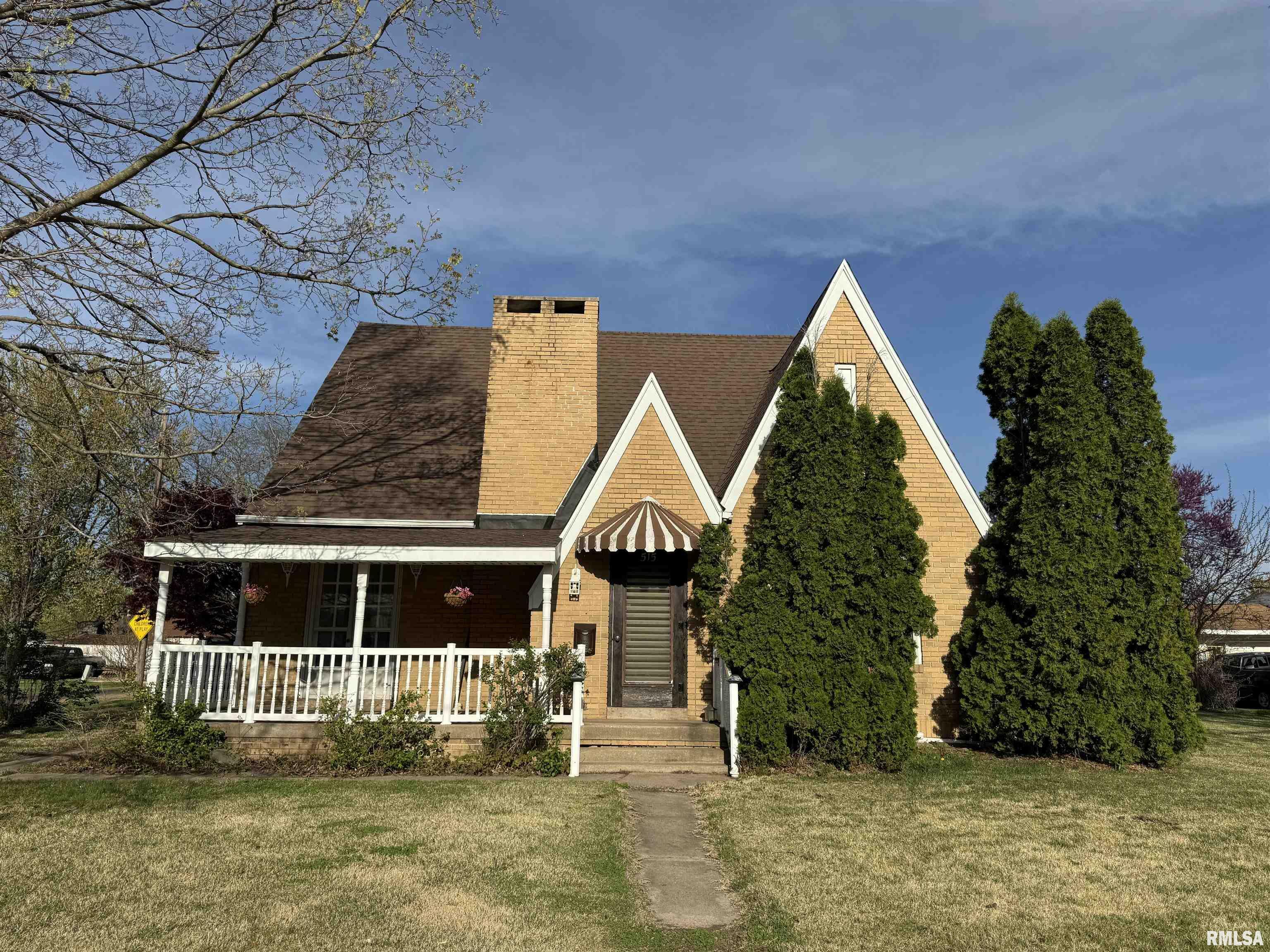 Property Photo: 515 N Broadway Street IL 61542