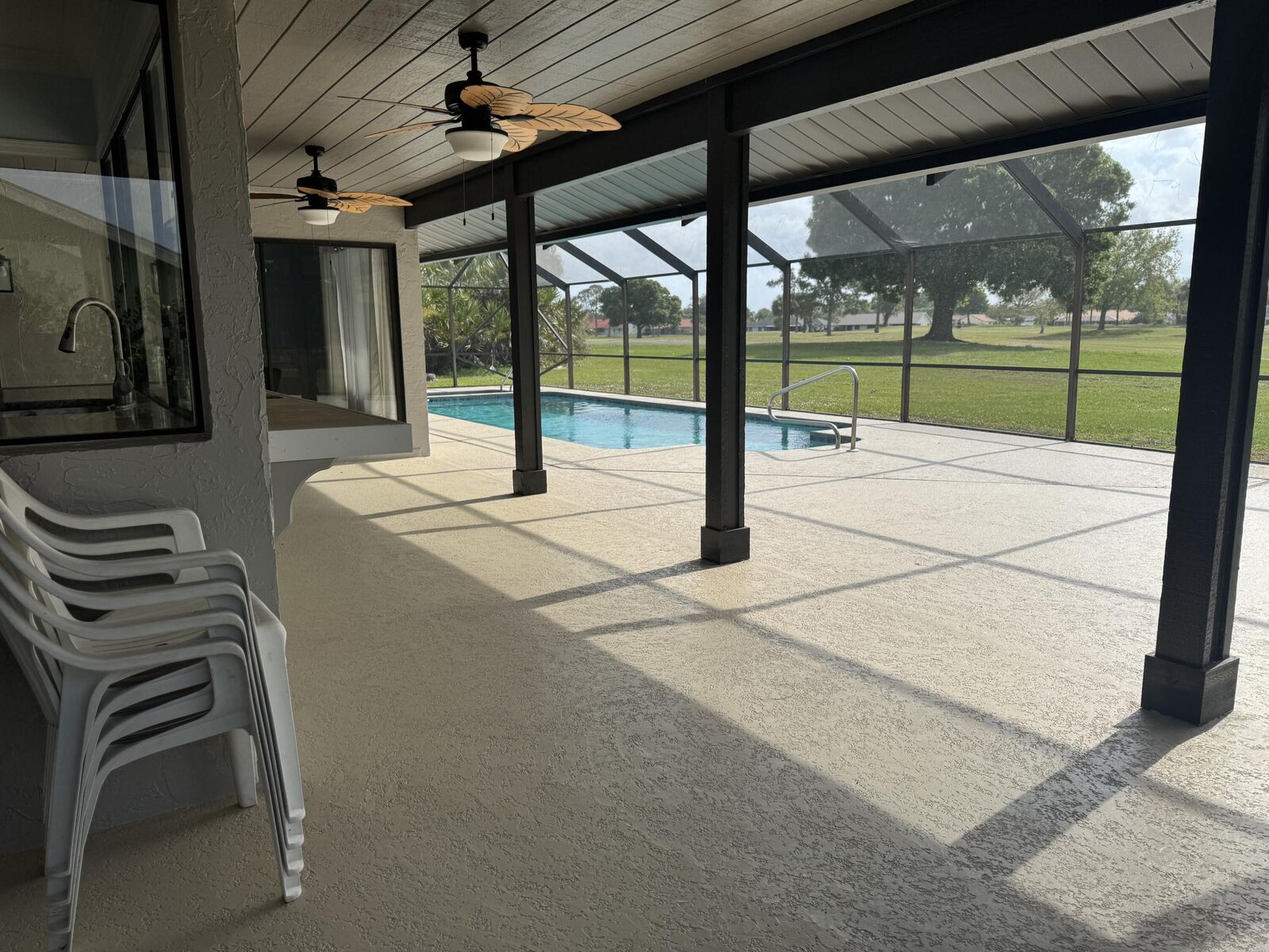 Property Photo:  2537 SE Morningside Boulevard  FL 34952 