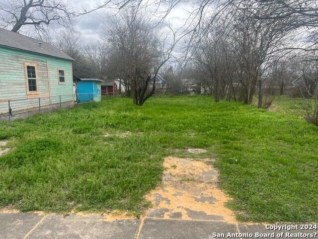 Property Photo: 110 Utah St TX 78210