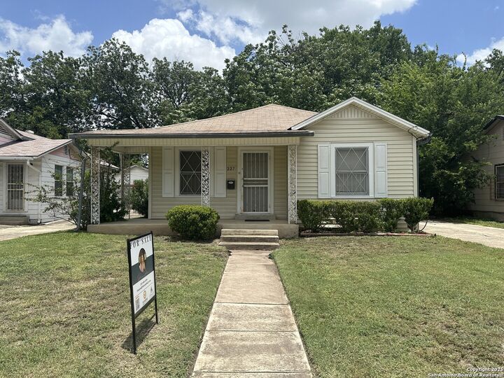 227 Cavalier Ave  San Antonio TX 78225 photo