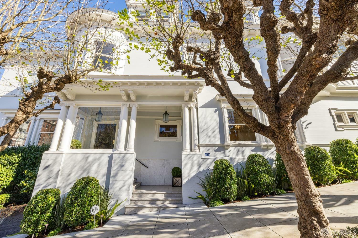 Property Photo:  200 Laurel Street  CA 94118 