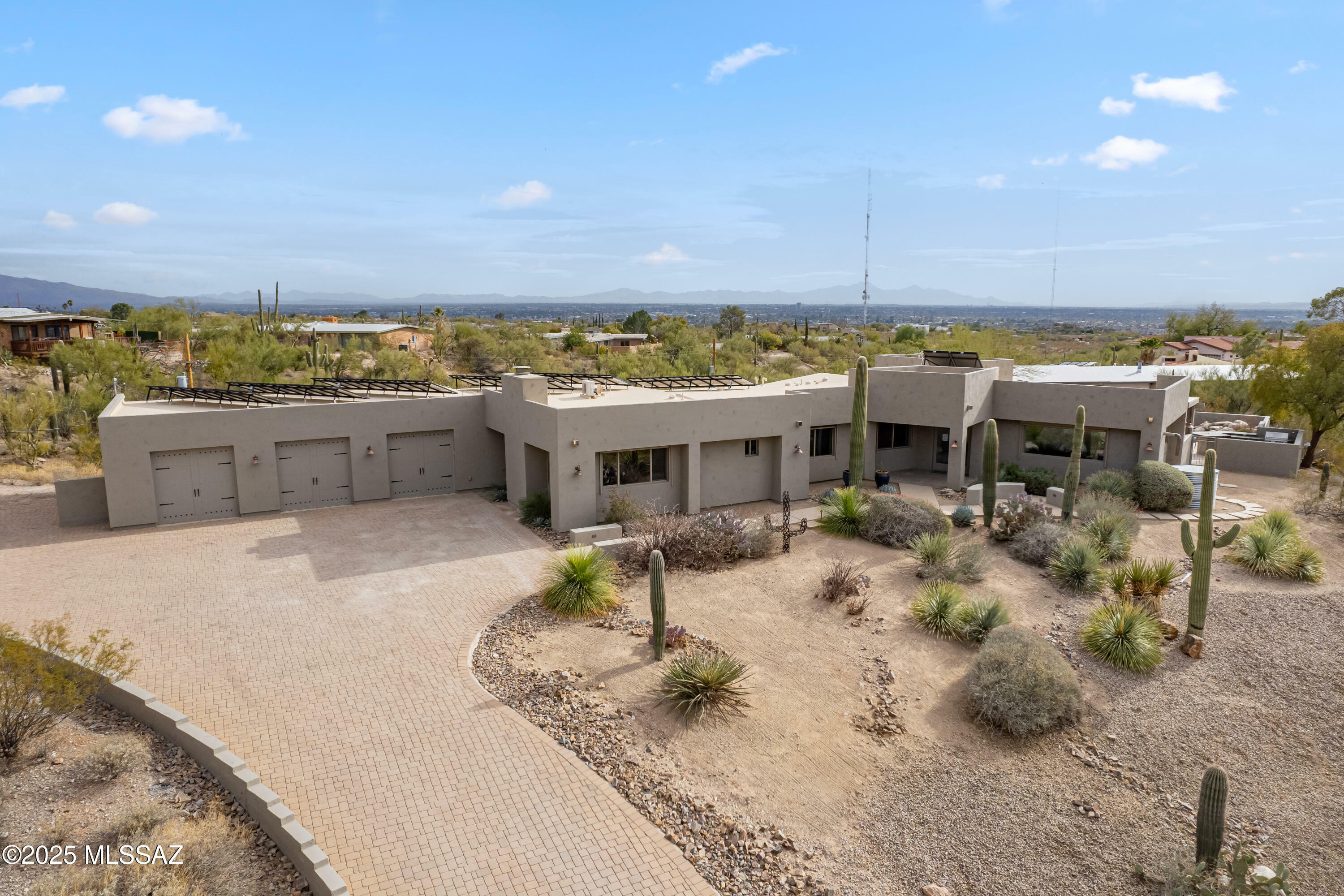 Property Photo:  4930 N Cll Bendita  AZ 85718 