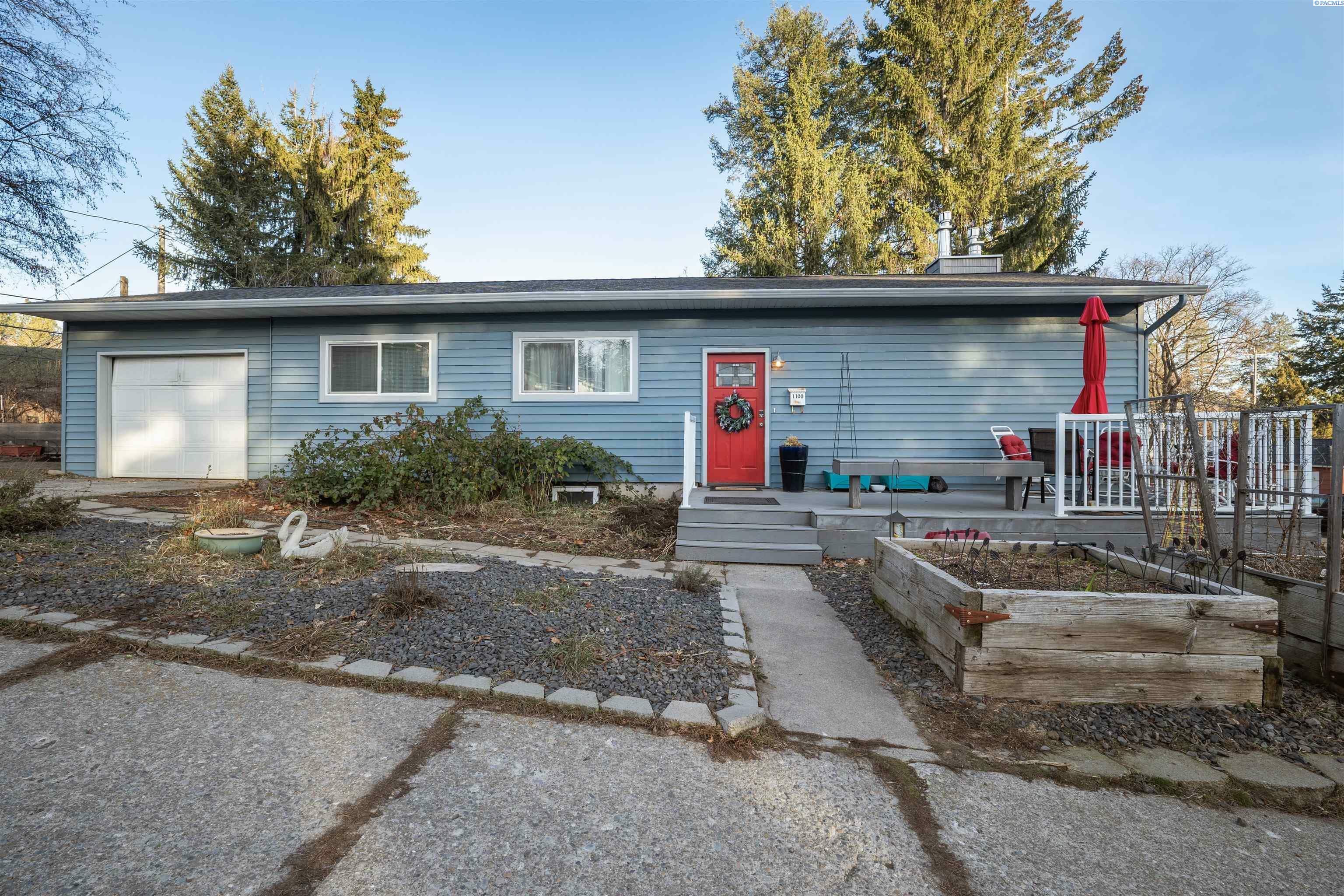 Property Photo:  1100 NW Bryant St.  WA 99163 