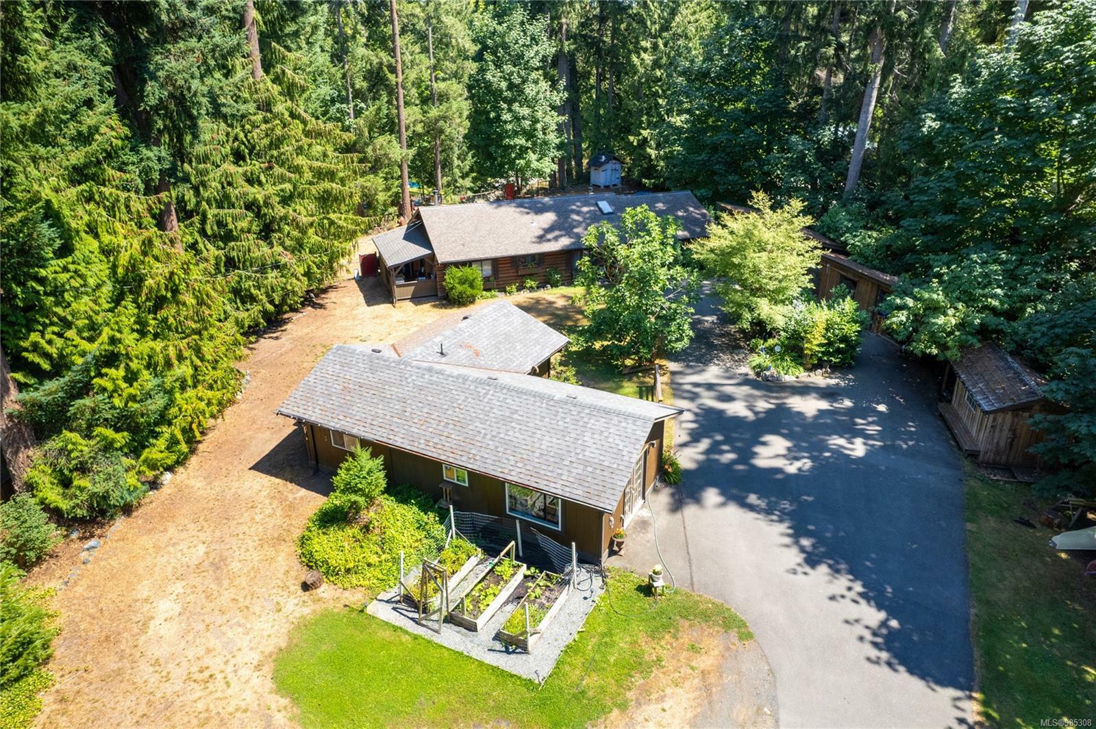 Property Photo: 616 Martindale Rd BC V9P 1R8
