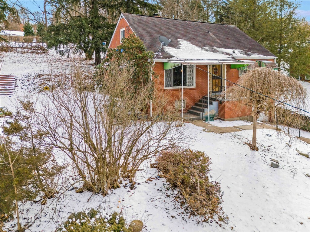 Property Photo:  2811 Old Washington Rd  PA 15317 