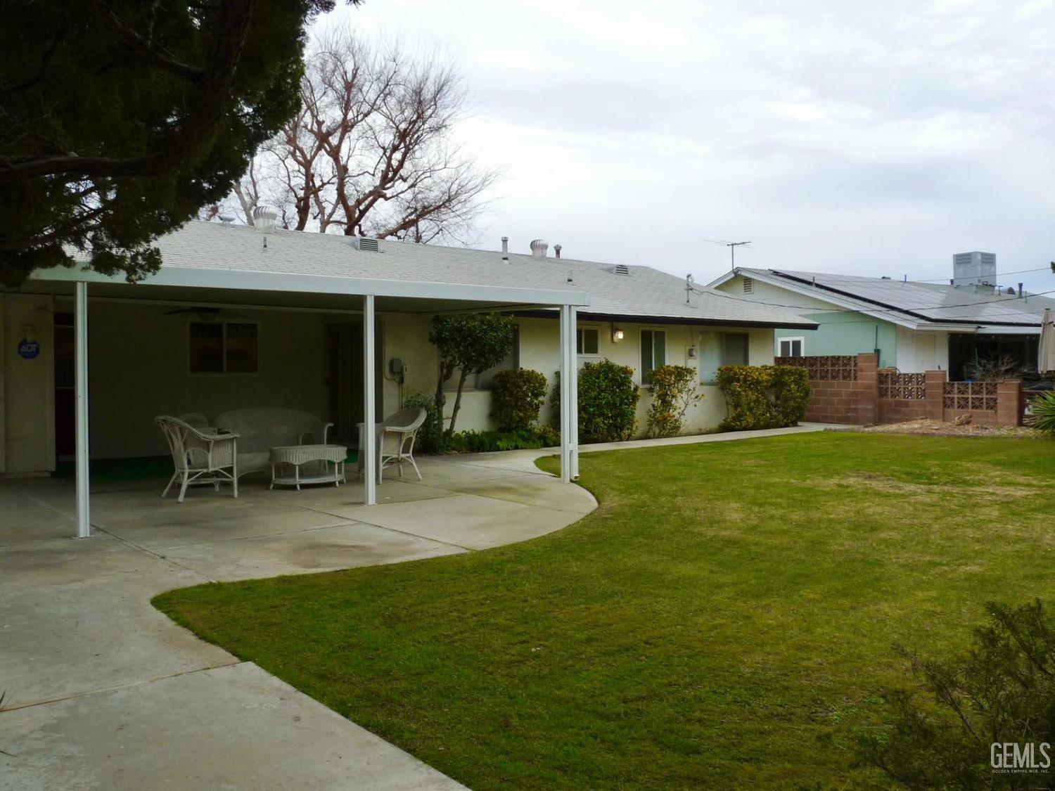 Property Photo:  900 Cherry Hills Drive  CA 93309 