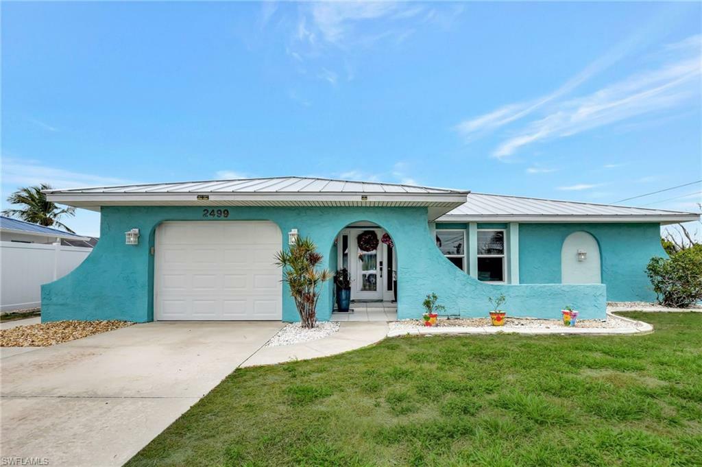 Property Photo:  2499 Sapodilla Ln  FL 33956 