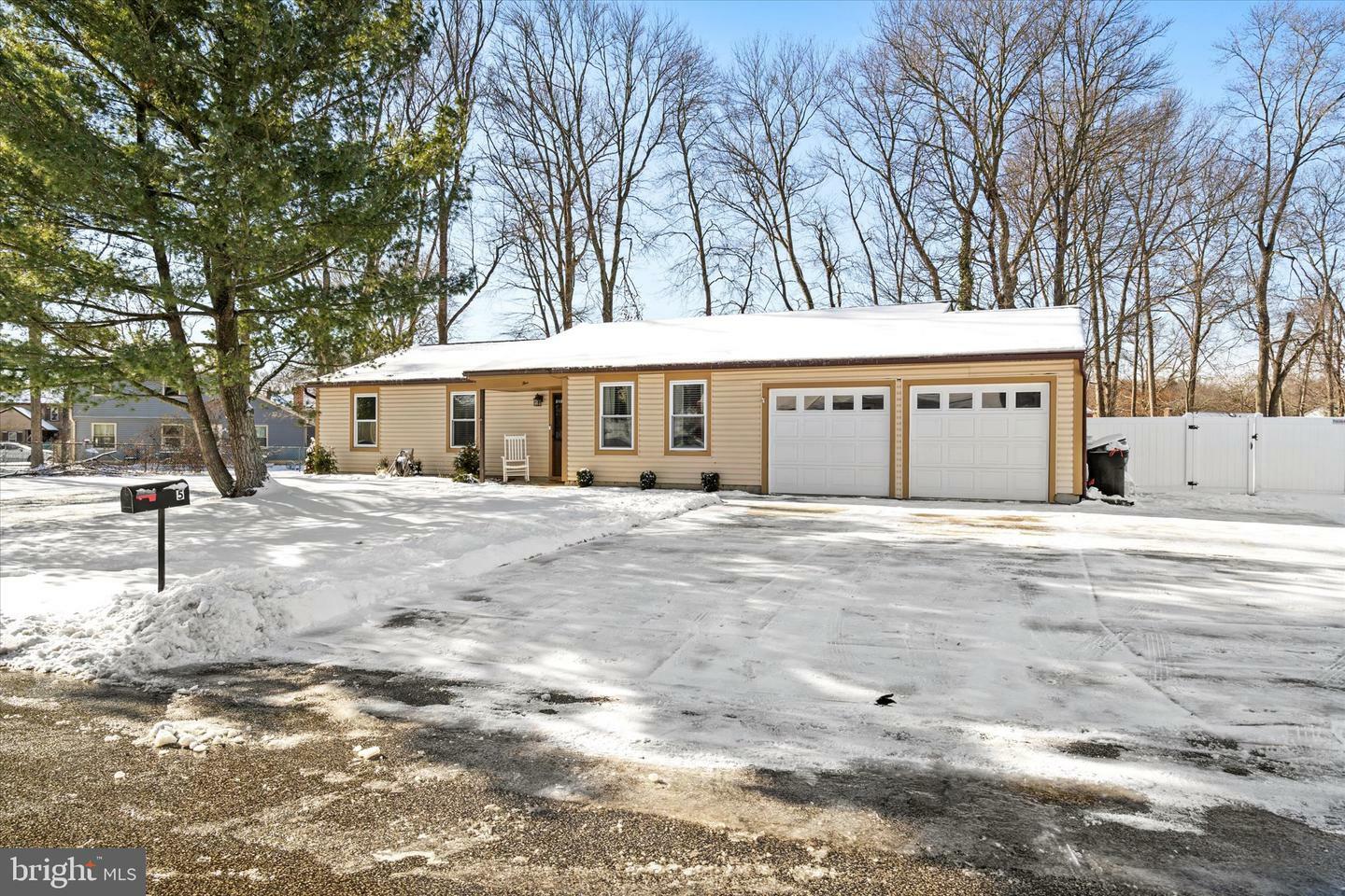 Property Photo:  5 Quail Hollow Drive  NJ 08060 