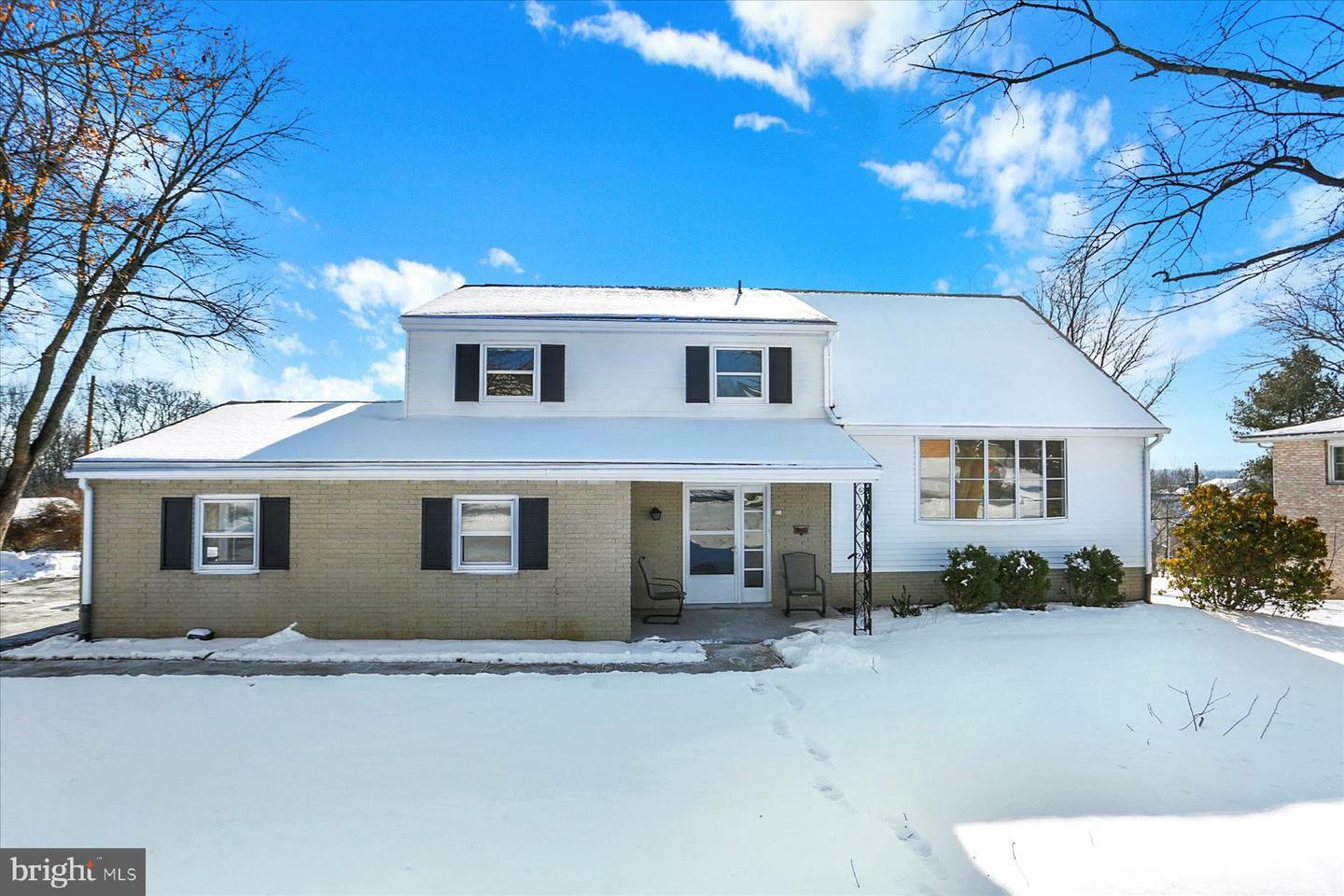 Property Photo:  87 Margaret Drive  PA 17050 