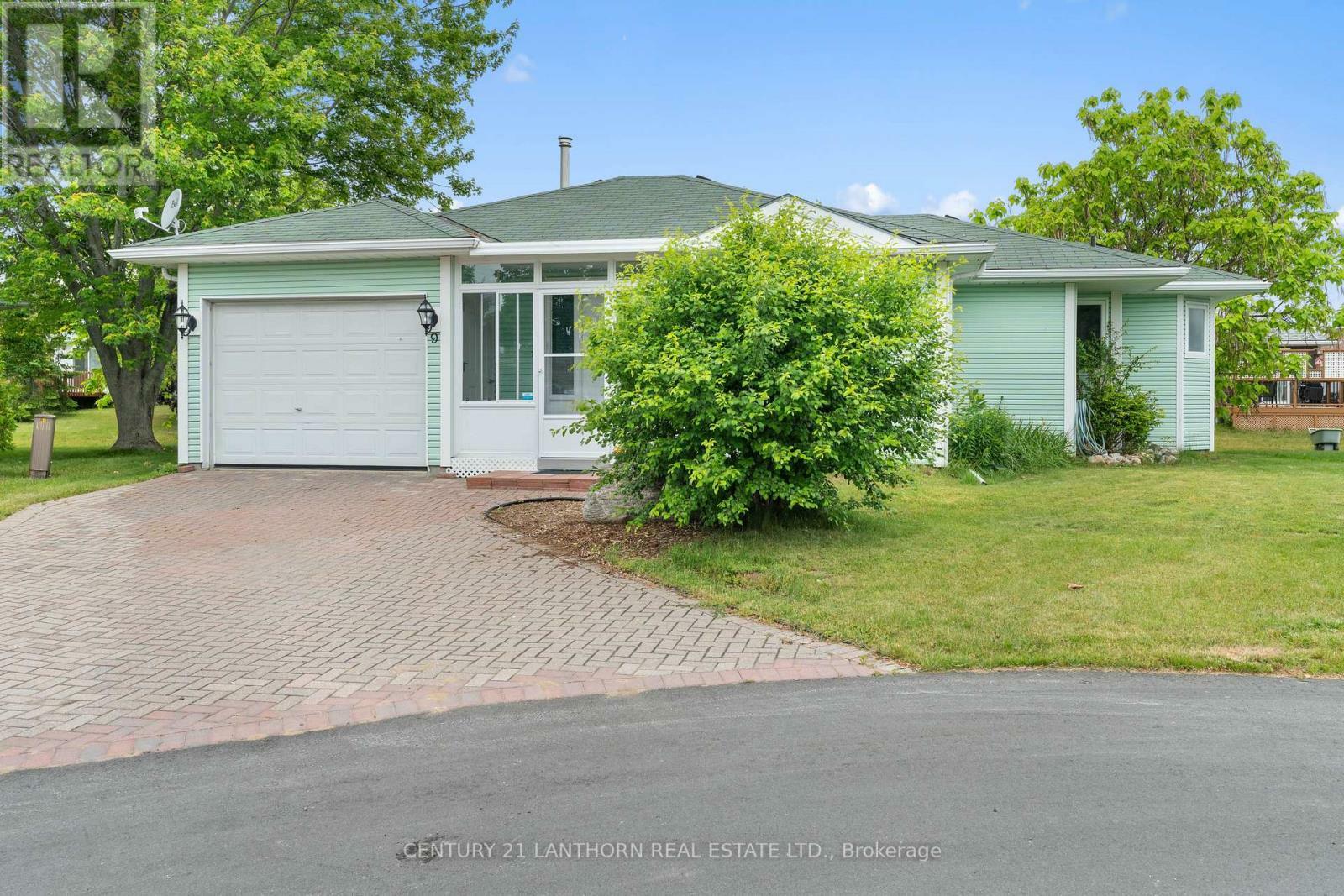 9 Reynolds Place  Prince Edward County (Wellington Ward) ON K0K 3L0 photo