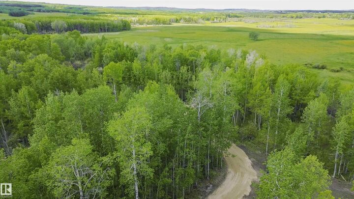 Property Photo: 55102B RR 61 AB T0E 0J0