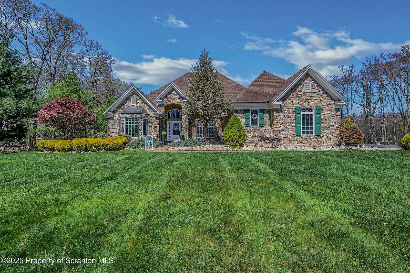 Property Photo: 8 Eight Iron Drive PA 18707