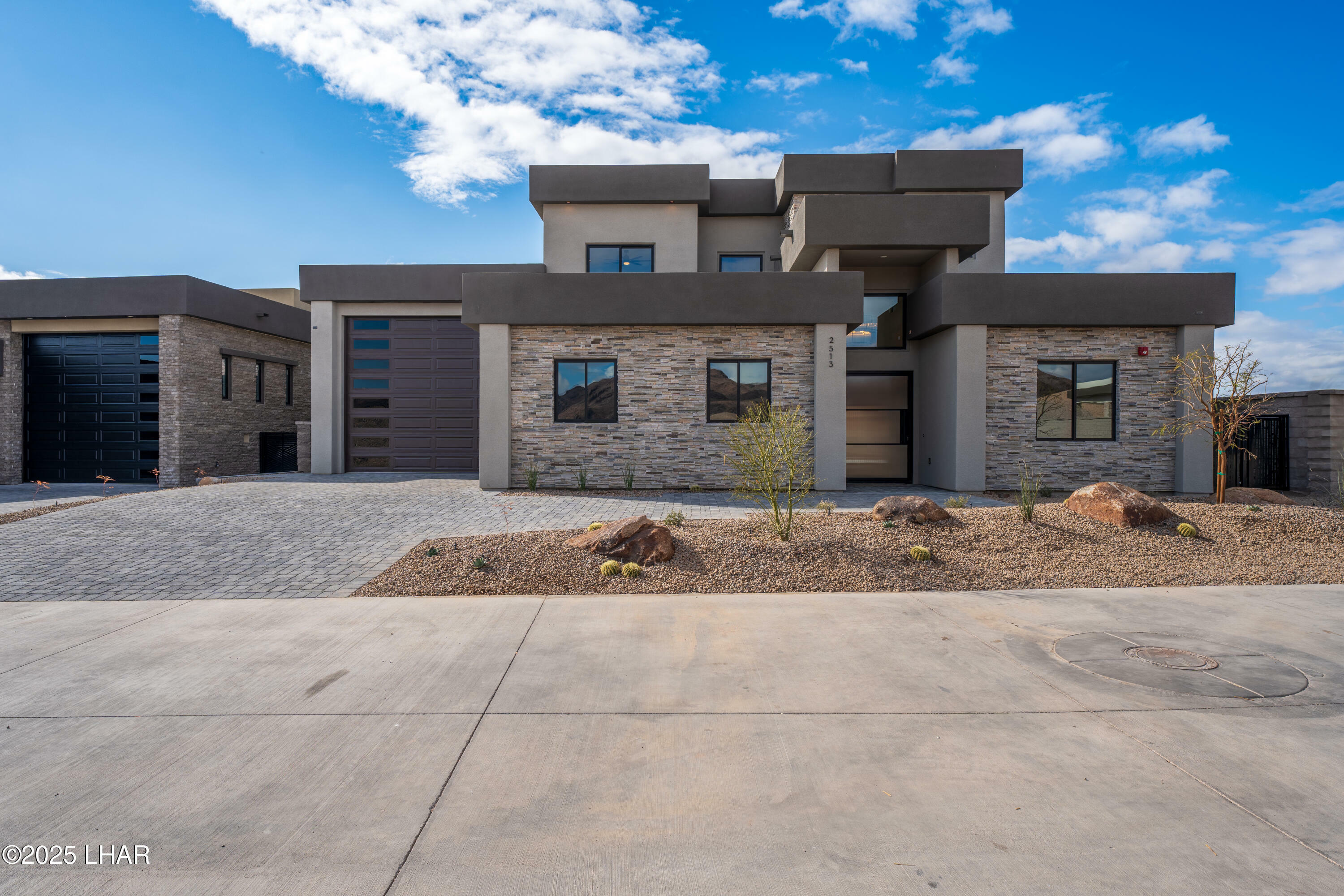 Property Photo:  2513 Flat Irons Ln  AZ 86406 