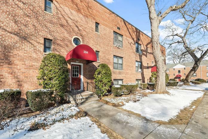 Property Photo: 304 Richbell Road A4 NY 10543
