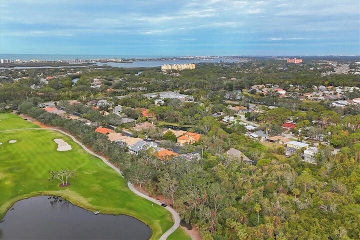 Property Photo:  135 N Creek Lane  FL 34229 