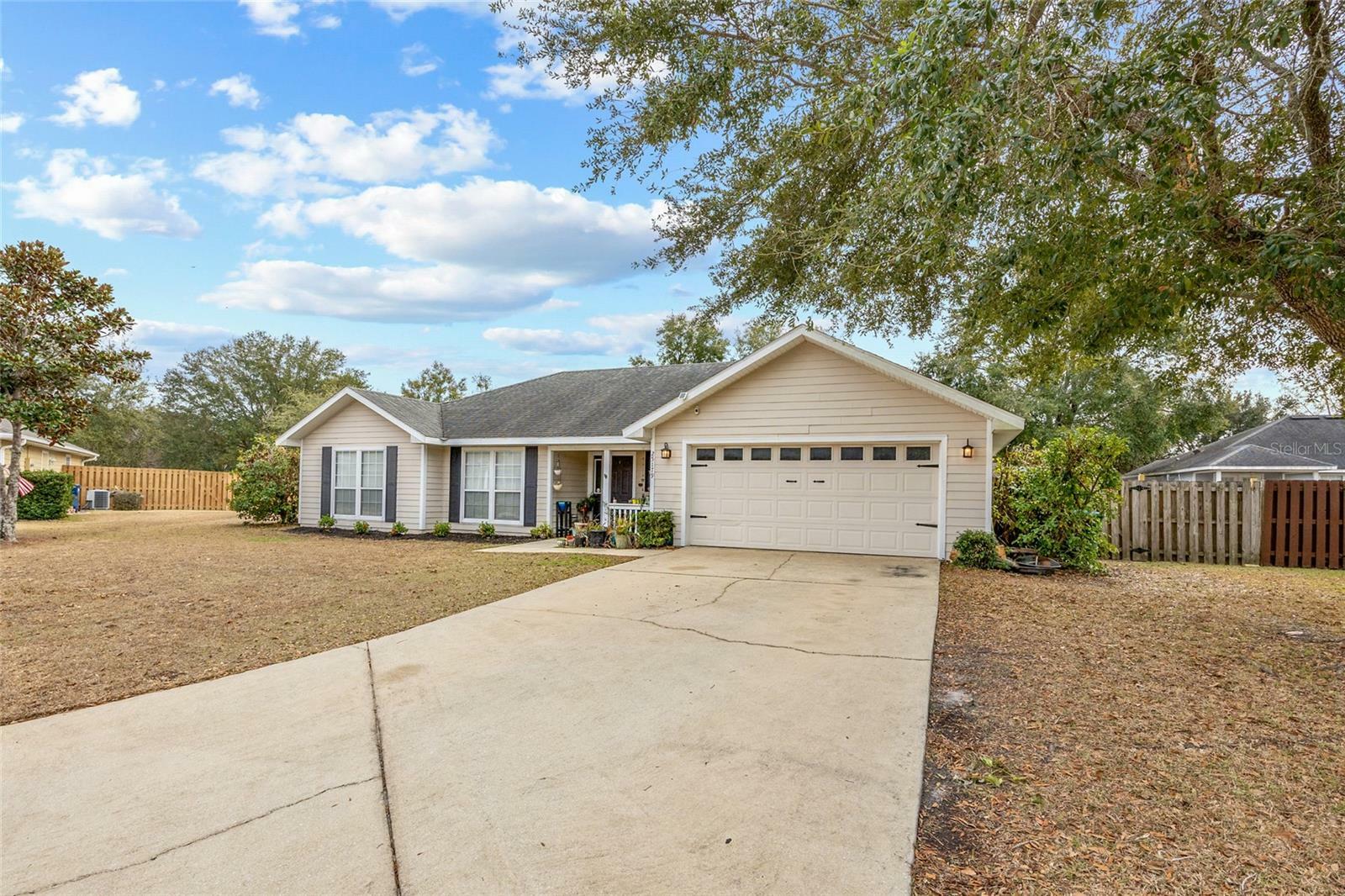 Property Photo: 25179 NW 10th Avenue FL 32669