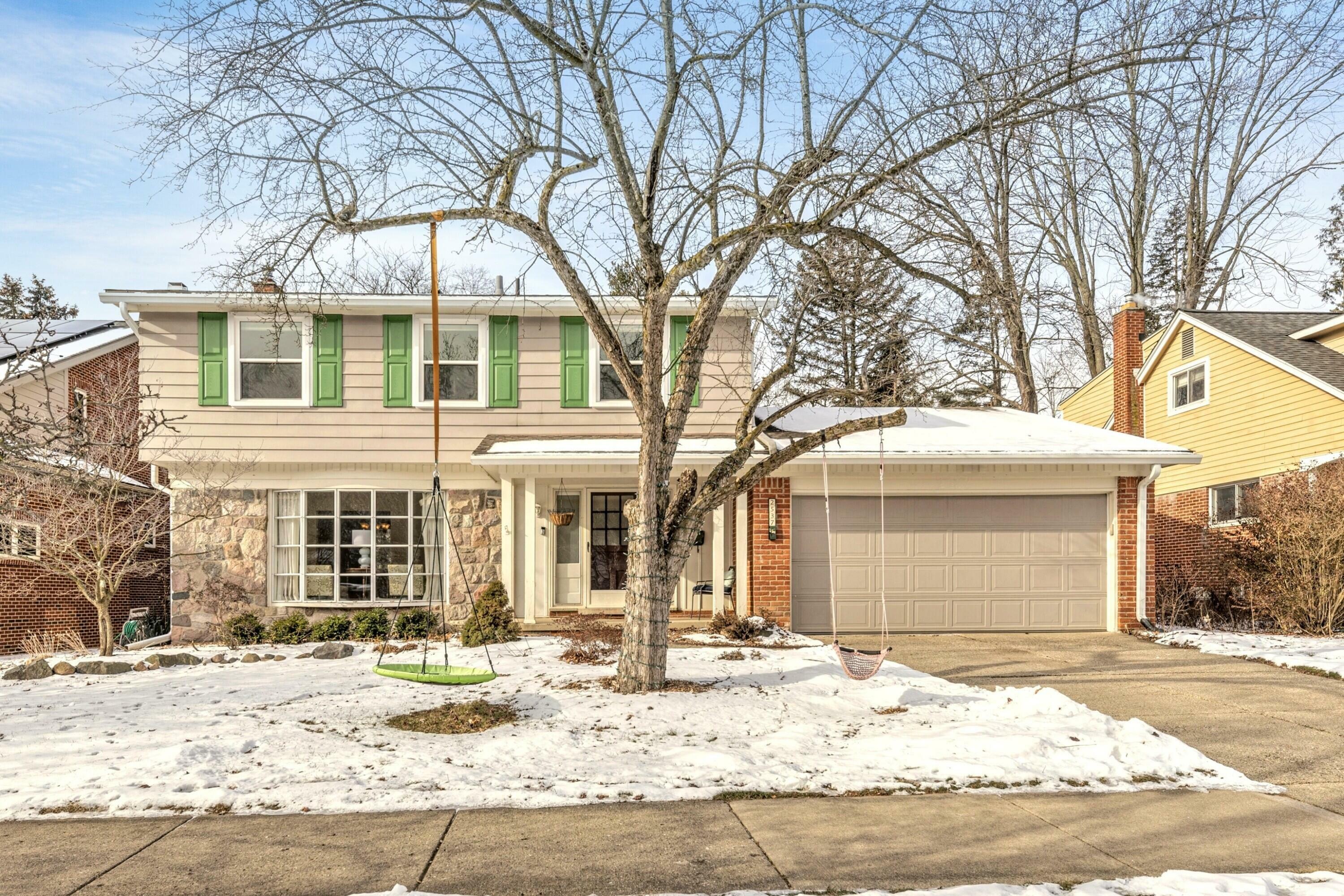 2537 Georgetown Boulevard  Ann Arbor MI 48105 photo