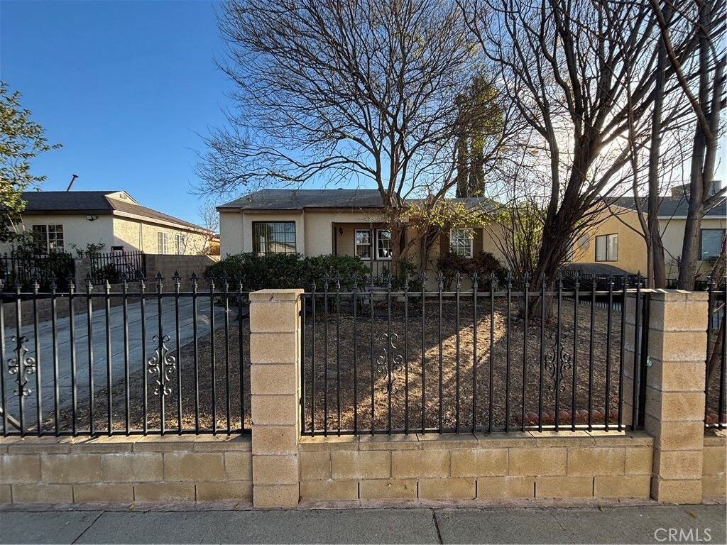 Property Photo:  7518 Kraft Avenue  CA 91605 