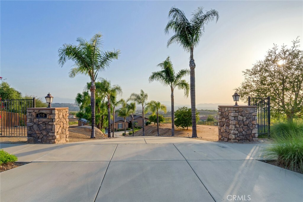 Property Photo: 650 Crystal Mountain Circle CA 92506